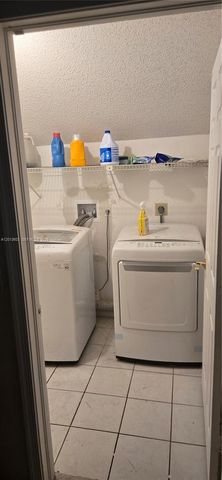 6470 NW 77th Pl, Parkland, FL 33067