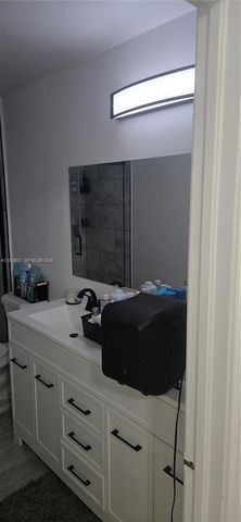 6470 NW 77th Pl, Parkland, FL 33067