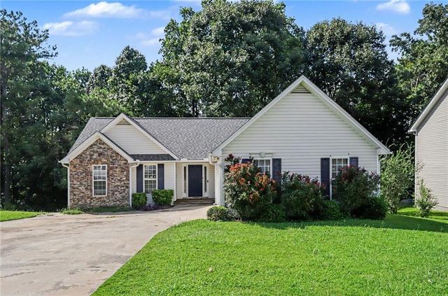 4925 Sunny Ridge Court, Flowery Branch, GA 30542