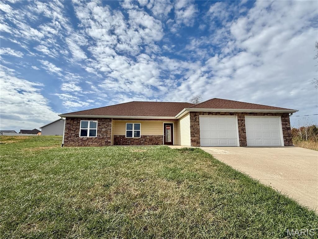 108 Whipporwill Lane, Hannibal, MO 63401