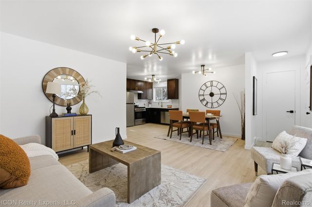 231 Going Street, Pontiac, MI 48342