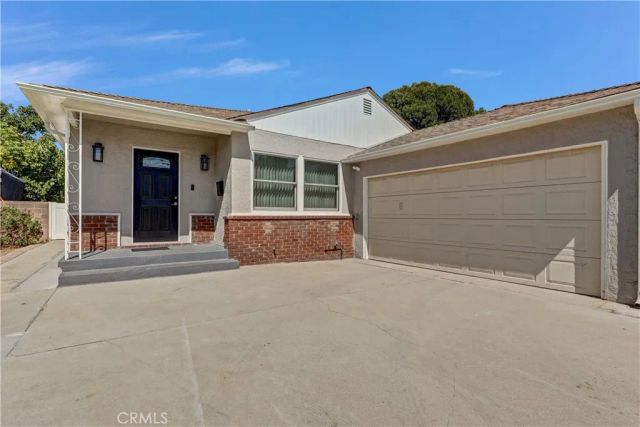 6851 Forbes, Lake Balboa, CA 91406