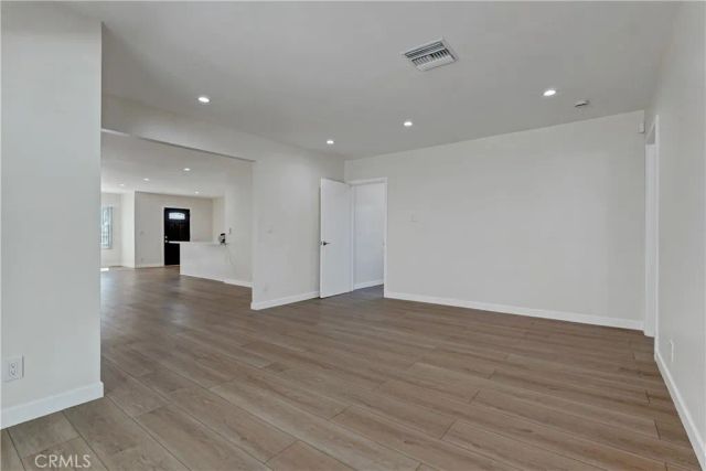 6851 Forbes, Lake Balboa, CA 91406