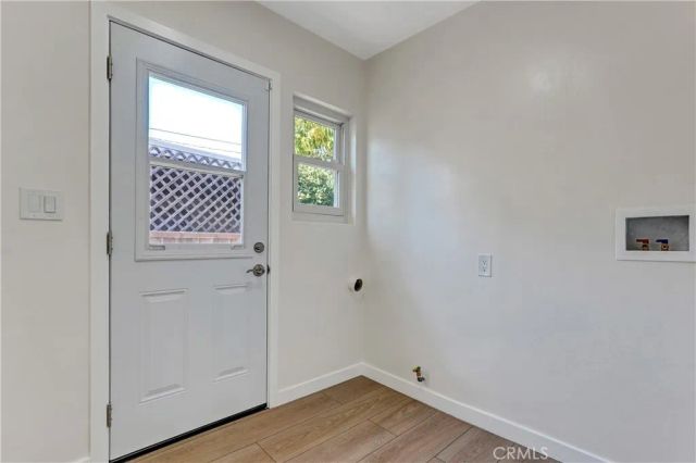 6851 Forbes, Lake Balboa, CA 91406