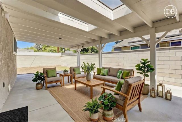6851 Forbes, Lake Balboa, CA 91406