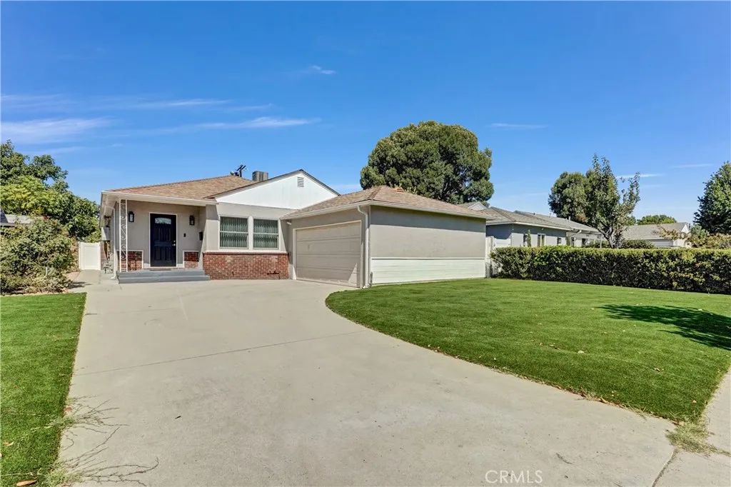 6851 Forbes, Lake Balboa, CA 91406