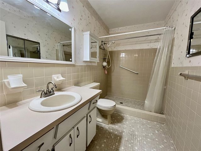 2258 WORLD PARKWAY BOULEVARD W 56, Clearwater, FL 33763