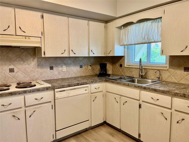 2258 WORLD PARKWAY BOULEVARD W 56, Clearwater, FL 33763