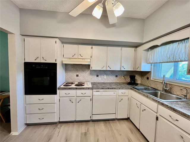 2258 WORLD PARKWAY BOULEVARD W 56, Clearwater, FL 33763