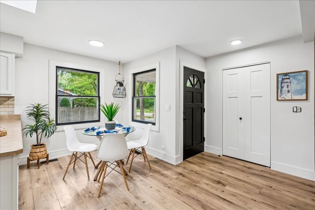 9802 W Oak Forest Drive, Beach Park, IL 60099