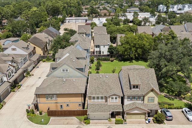 11116 Sherwood Oak Lane, Houston, TX 77043