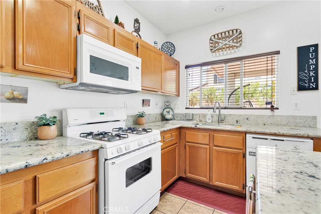 Image 11 of property listing at 13457 Coolwater, Victorville, CA 92392