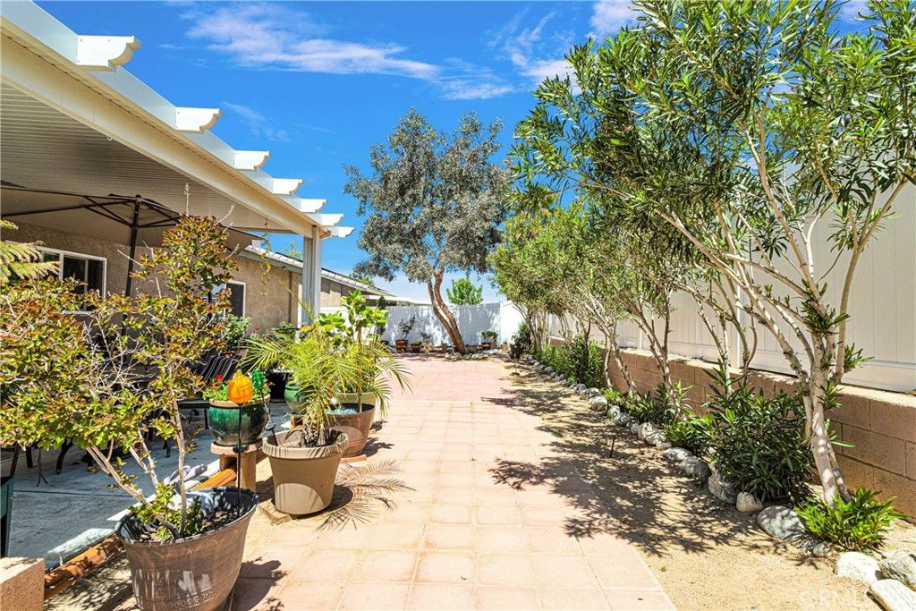 Image 28 of property listing at 13457 Coolwater, Victorville, CA 92392