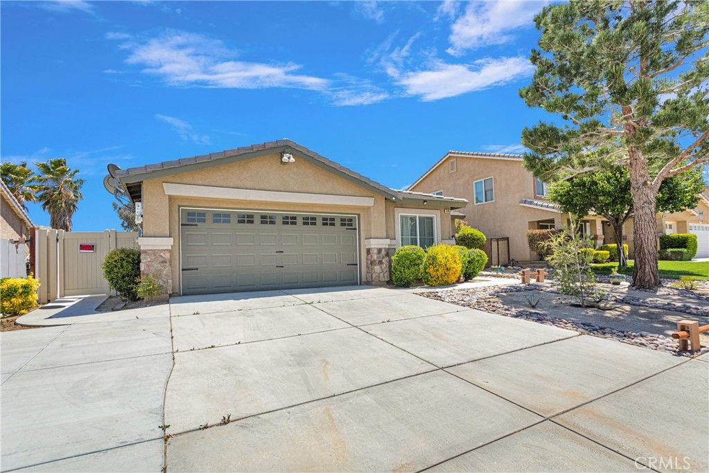 Image 3 of property listing at 13457 Coolwater, Victorville, CA 92392