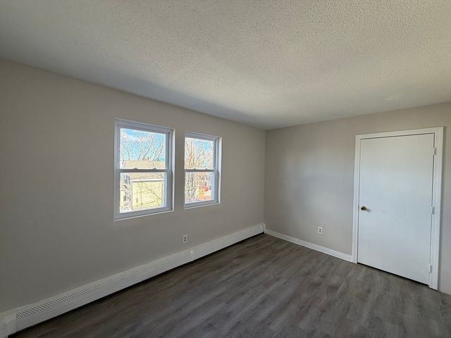 158-162 Water 11, Lawrence, MA 01841