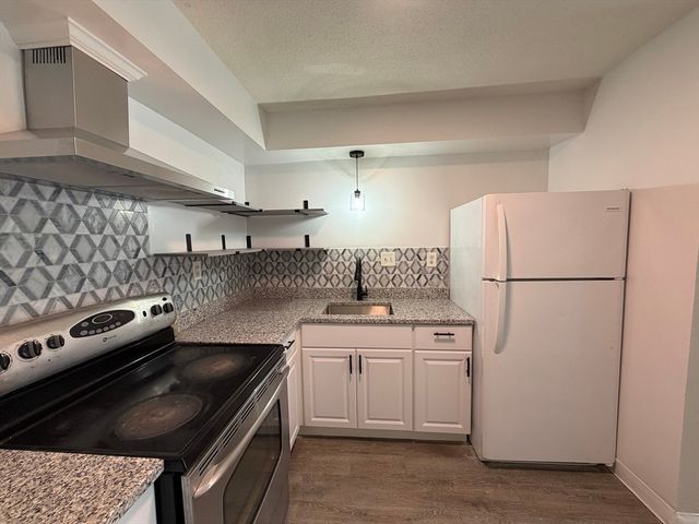 158-162 Water 11, Lawrence, MA 01841