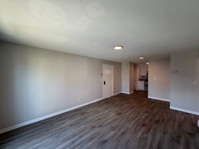 158-162 Water 11, Lawrence, MA 01841
