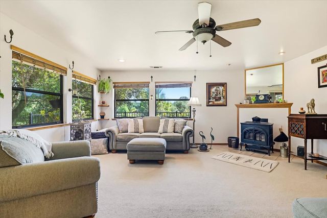 10941 Blackledge Rd, Penn Valley, CA 95946