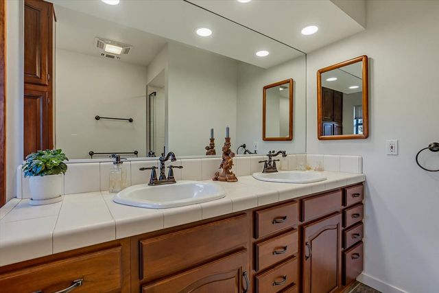 10941 Blackledge Rd, Penn Valley, CA 95946