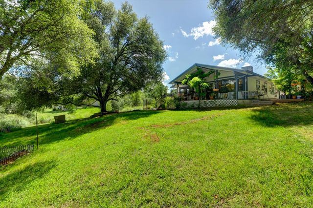 10941 Blackledge Rd, Penn Valley, CA 95946