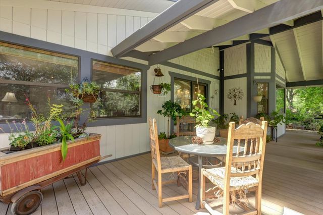 10941 Blackledge Rd, Penn Valley, CA 95946