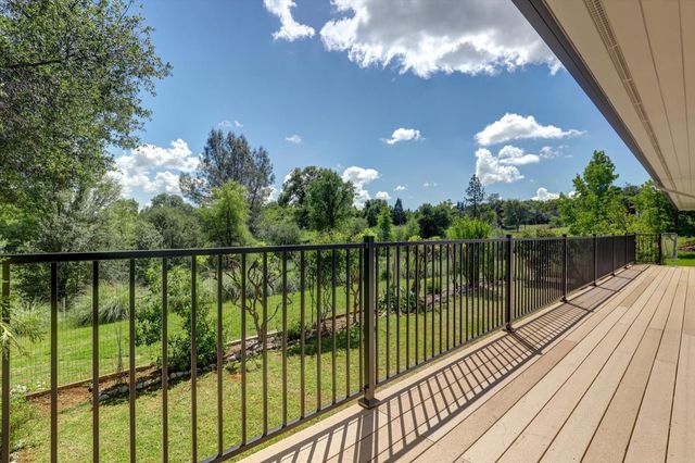 10941 Blackledge Rd, Penn Valley, CA 95946