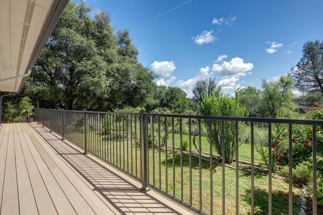10941 Blackledge Rd, Penn Valley, CA 95946