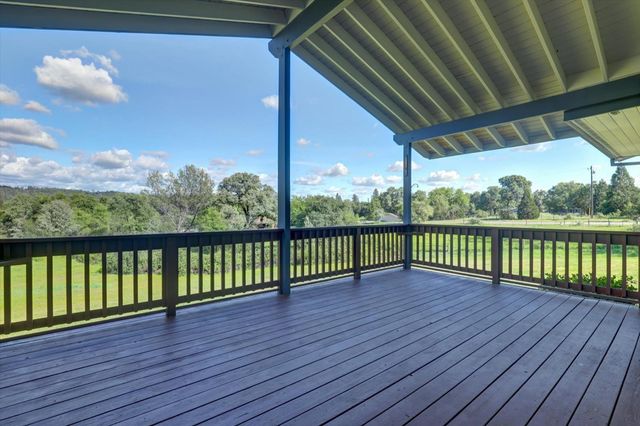 10941 Blackledge Rd, Penn Valley, CA 95946