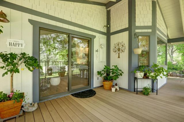 10941 Blackledge Rd, Penn Valley, CA 95946