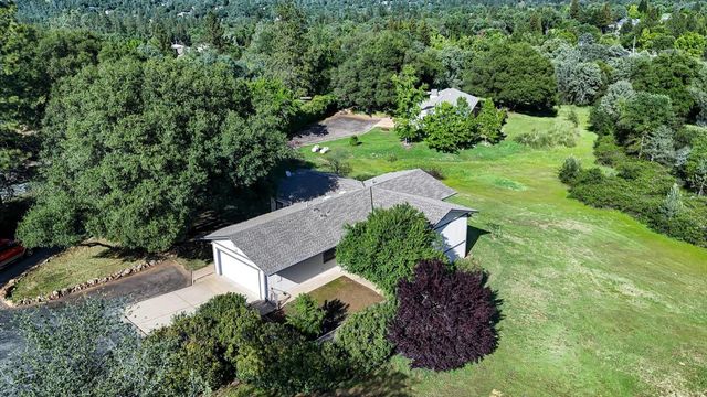 10941 Blackledge Rd, Penn Valley, CA 95946