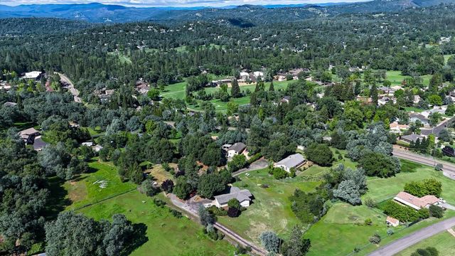 10941 Blackledge Rd, Penn Valley, CA 95946
