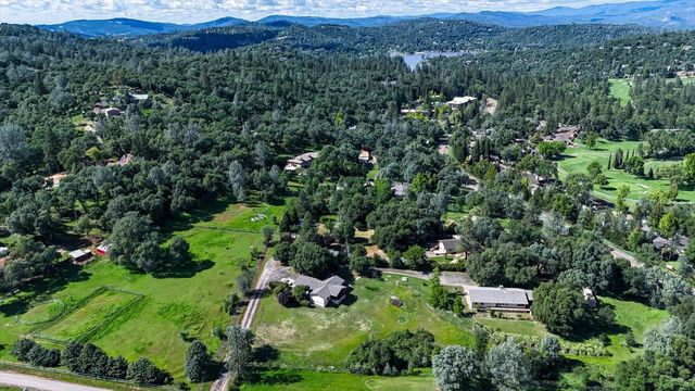 10941 Blackledge Rd, Penn Valley, CA 95946