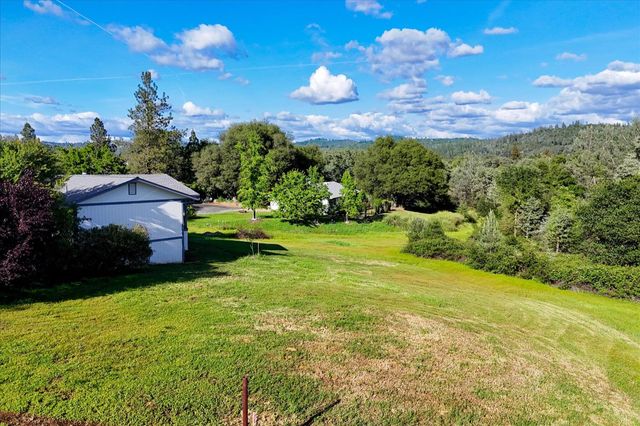 10941 Blackledge Rd, Penn Valley, CA 95946