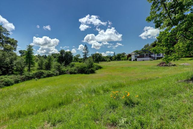 10941 Blackledge Rd, Penn Valley, CA 95946