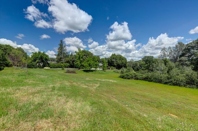 10941 Blackledge Rd, Penn Valley, CA 95946