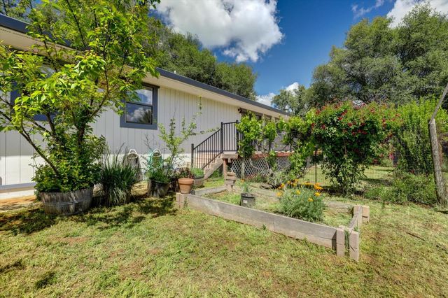 10941 Blackledge Rd, Penn Valley, CA 95946