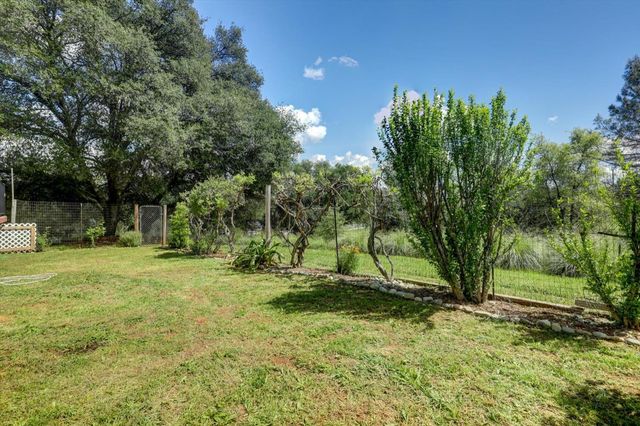 10941 Blackledge Rd, Penn Valley, CA 95946