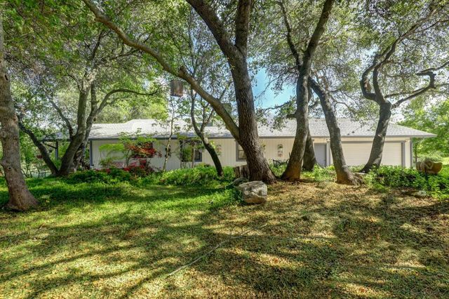 10941 Blackledge Rd, Penn Valley, CA 95946