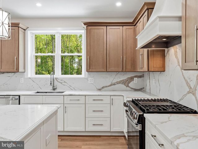 39 FOX HAVEN LN, Mullica Hill, NJ 08062