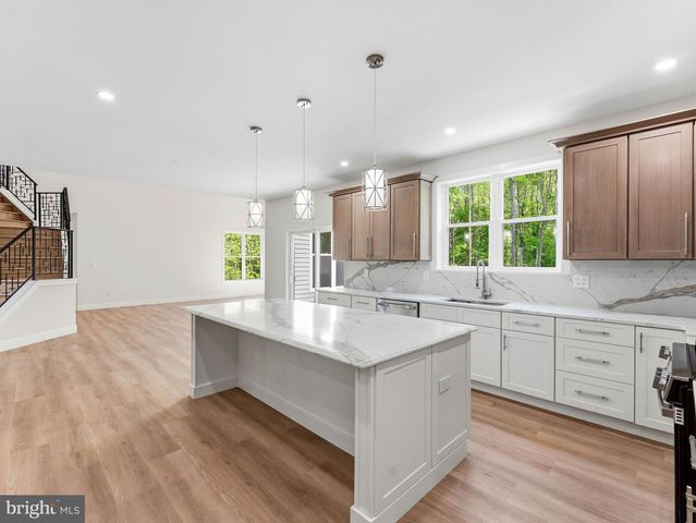 39 FOX HAVEN LN, Mullica Hill, NJ 08062