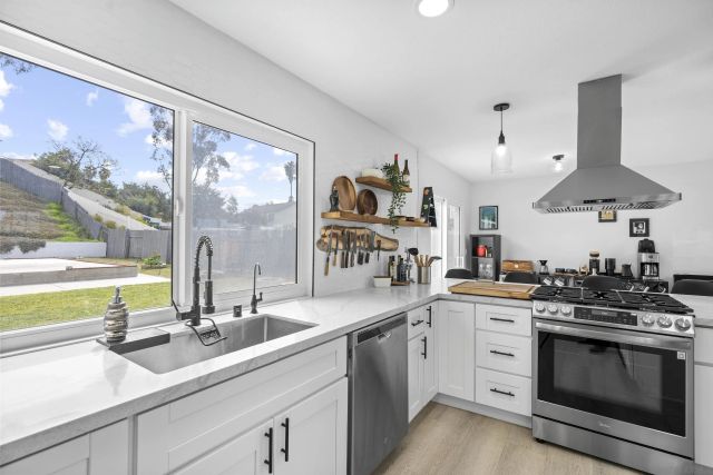 7573 Gayneswood Way, San Diego, CA 92139