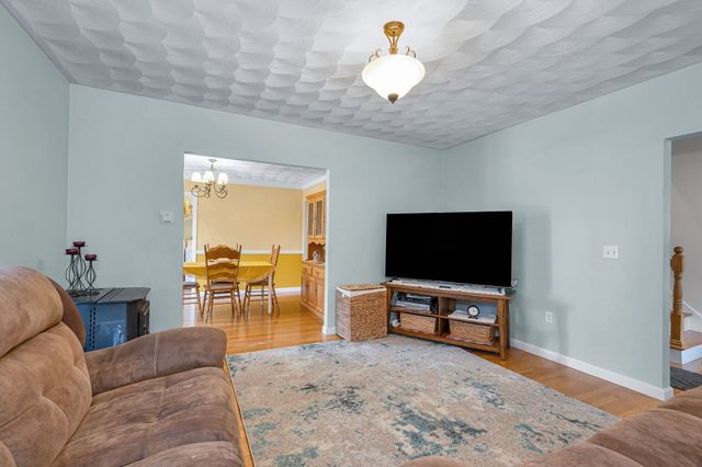 32 Dodge St, Malden, MA 02148
