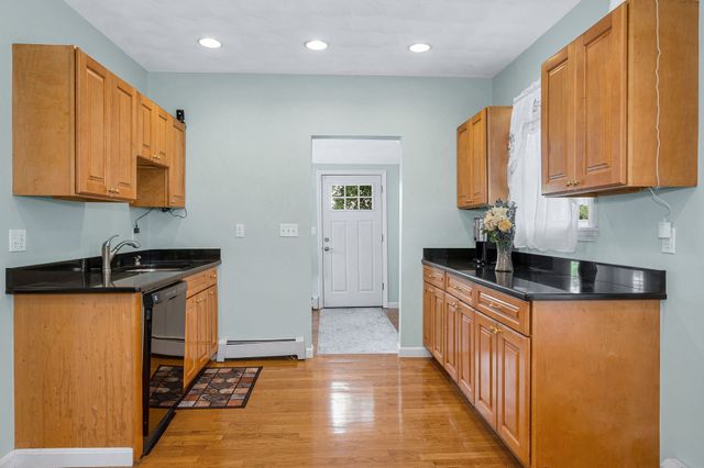 32 Dodge St, Malden, MA 02148