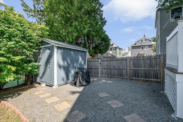 32 Dodge St, Malden, MA 02148