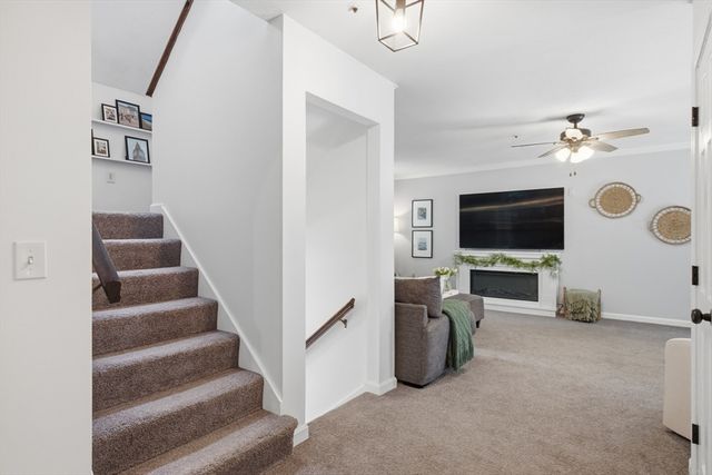 16 Fairview Farm Rd, Haverhill, MA 01832