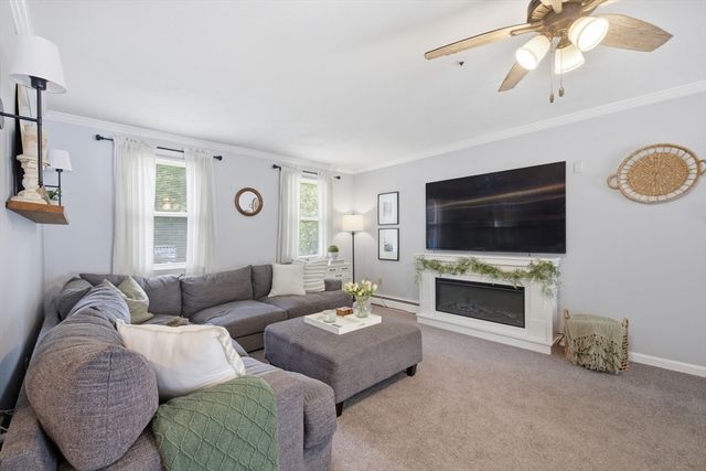 16 Fairview Farm Rd, Haverhill, MA 01832