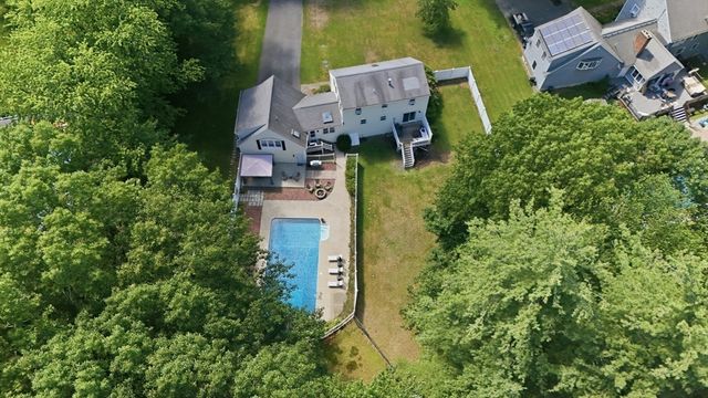 16 Fairview Farm Rd, Haverhill, MA 01832