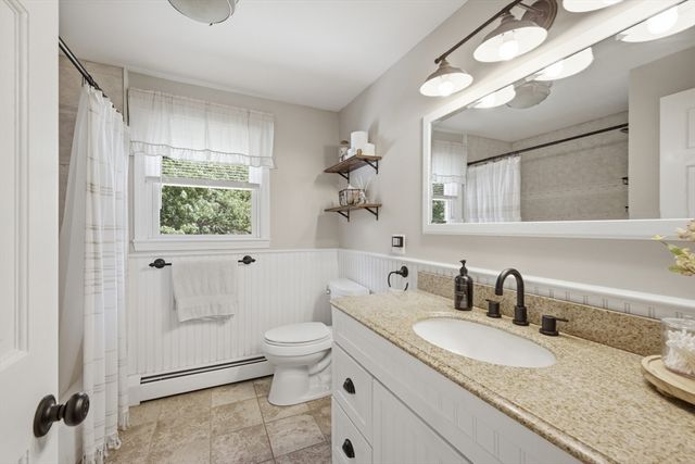 16 Fairview Farm Rd, Haverhill, MA 01832