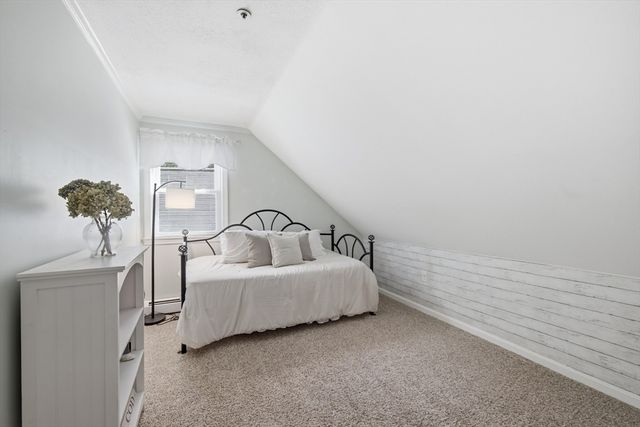 16 Fairview Farm Rd, Haverhill, MA 01832