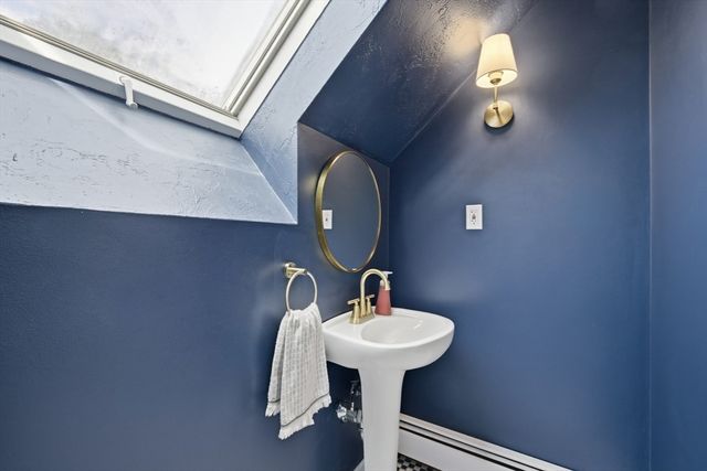16 Fairview Farm Rd, Haverhill, MA 01832